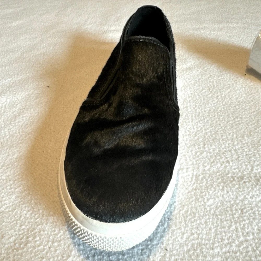 (7.5) Salt N Peppa Kenneth Cole Reaction Cow Hair Black Loafers